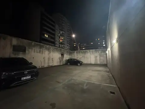 Cochera en venta en excelente zona