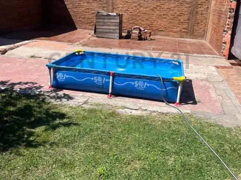 Casa 4 ambientes con 2 baños