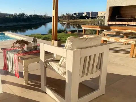 Casa en Alquiler al Este