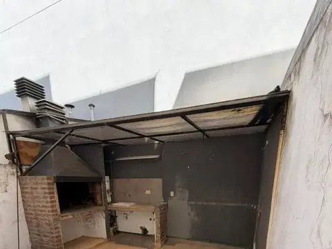 Depto Tipo Casa en Alquiler con 1 cocheras