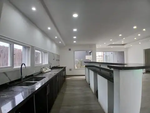 VENTA CASA EN SAN PABLO 4 AMBIENTES CON PILETA