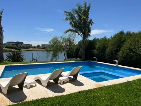 Casa en Venta en San Sebastian, USD 330.000