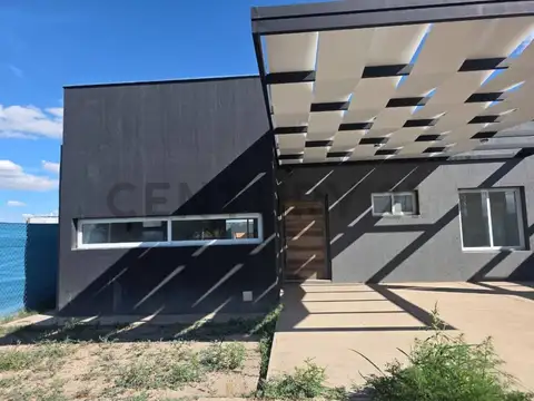 CASA EN VENTA EN GUAYMALLEN