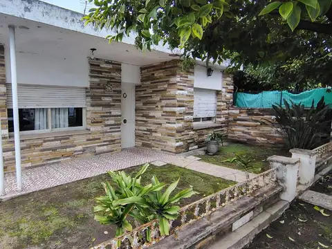 VENTA CASA TRES DORMITORIOS LA CALERA CORDOBA