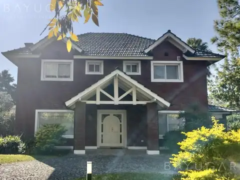 Casa en Venta con 1 cochera