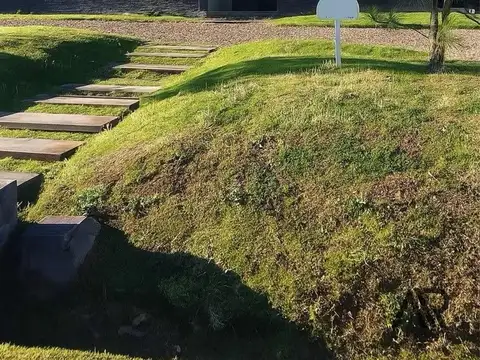 Casa en Alquiler con 2 cocheras