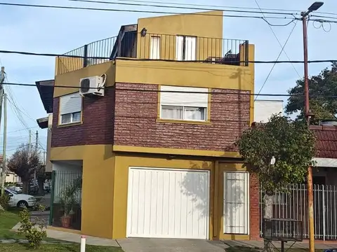 Depto Tipo Casa en Venta de 3 dormitorios