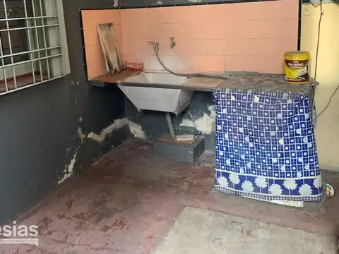 Depto Tipo Casa 5 ambientes con 2 baños