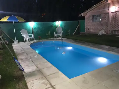 VENTA 2 CABAÑAS C/PILETAS EN EL CARRIZAL,P/TURISMO