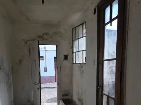 Casa 2 ambientes con 1 baño