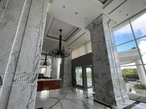 Millenium Tower, playa Mansa
