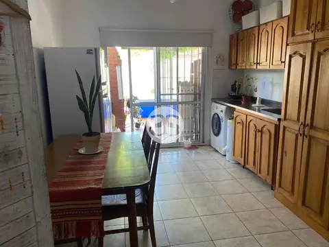 Casa 5 ambientes con 2 baños
