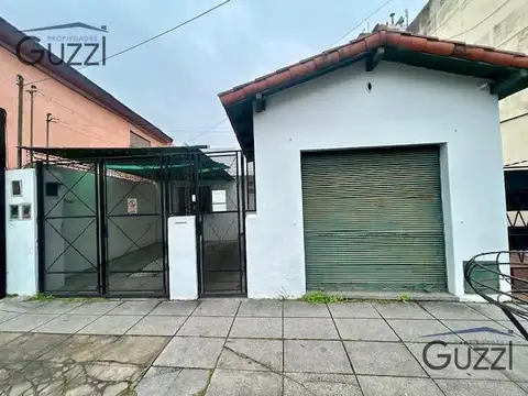 Venta PH 3 ambientes al frente con local/deposito y cochera en Villa Adelina