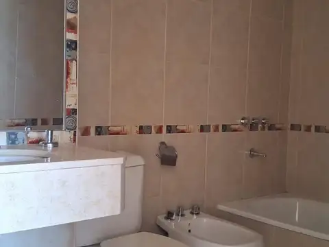 Departamento en Alquiler con 1 cocheras