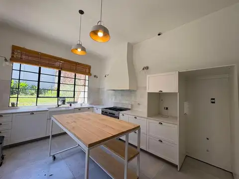 CASA EN ALQUILER ZÁRATE