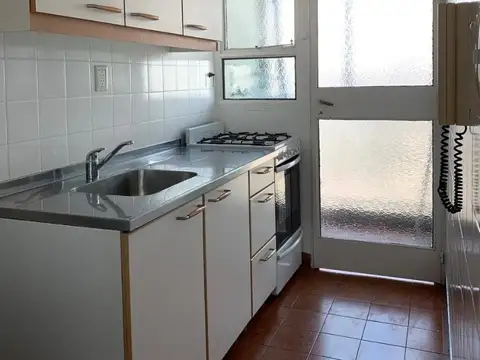 Alquiler de Luminoso Monoambiente, Apto Prof