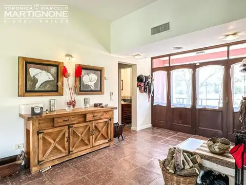 Casa en Venta con 2 cocheras
