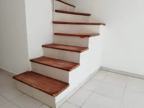 Casa en Alquiler con 1 cochera