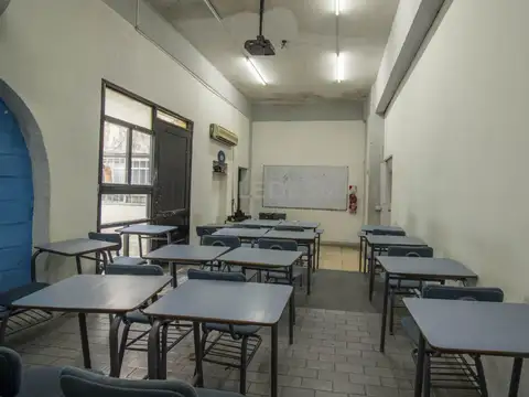 LOCAL 160M2 CUBIERTOS CON DEPARTAMENTO  EN VENTA