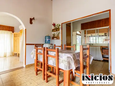 Casa 4 ambientes con 2 baños