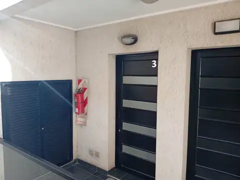 Estanislao Zeballos 100