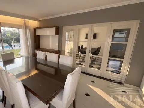 Casa en Alquiler en Funes, USD 3.000