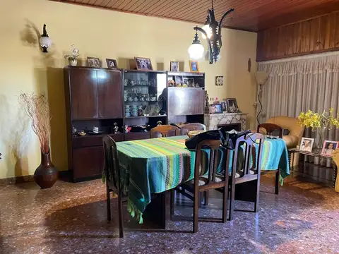 Casa 4 ambientes con 1 baño