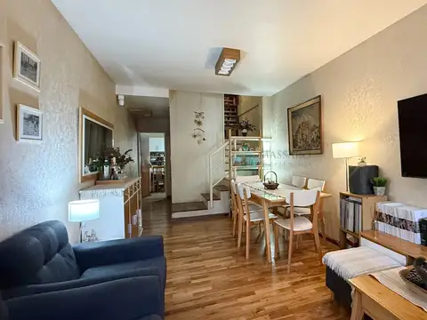 Depto Tipo Casa en Venta de 4 ambientes