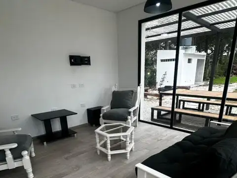 Casa en Alquiler en Lisandro Olmos Etcheverry, $ 1.500.000