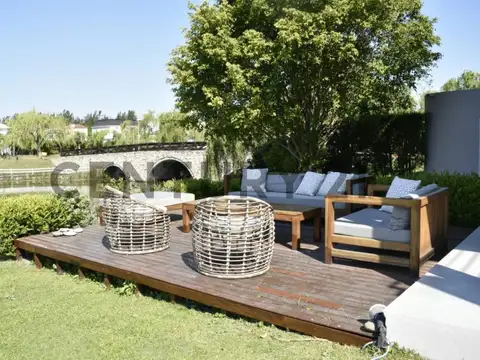 Casa 6 ambientes con 3 baños