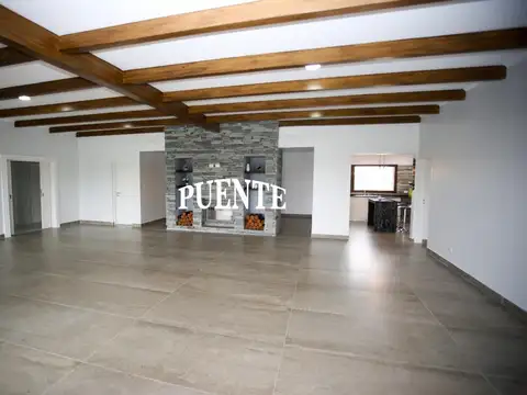 Casa 6 ambientes con 4 baños