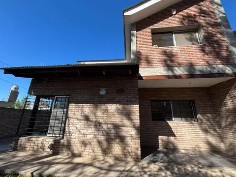 Casa en Alquiler de 3 dormitorios