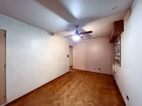 CASTELLI 200, Piso 5