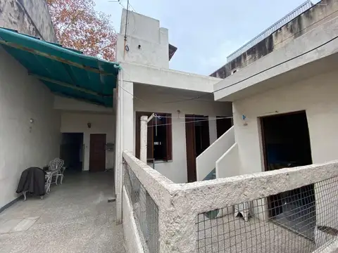 VENTA – PROPIEDAD MULTIFAMILIAR CON 2 PH EN MONTE CASTRO