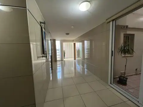 VENTA COCHERA EN OPORTUNIDAD B ALBERDI