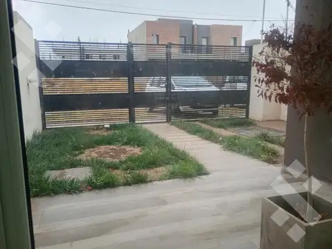 Depto Tipo Casa en Alquiler de 4 ambientes