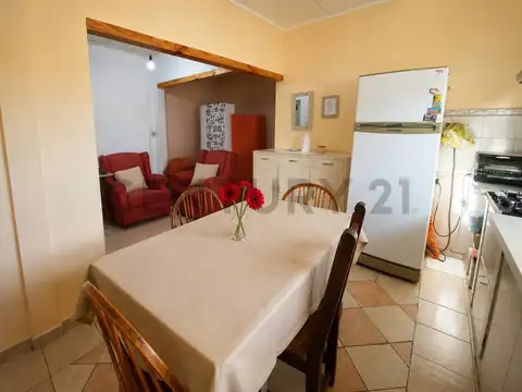 Casa 6 ambientes con 4 baños