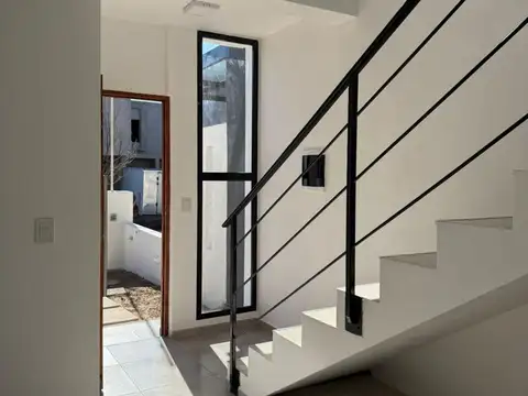 Casa 3 ambientes con 2 baños