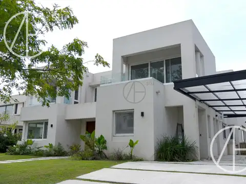 Hermosa casa Al Lago Central barrio Pemium Marinas .Puertos.Escobar