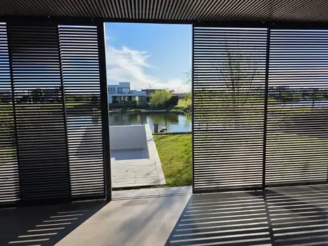 Casa al agua Barrio Marinas Puertos del lago
