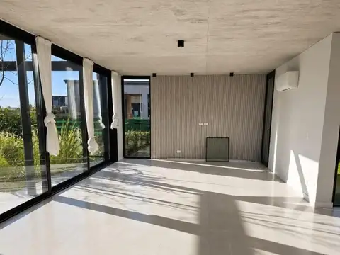 Casa 5 ambientes con 5 baños