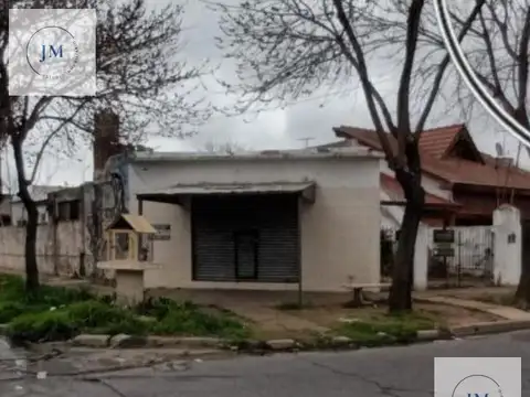 Venta de local en Amanda Allen y Freud villa tessei