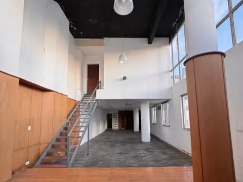 Alquiler Comercial: Galpones / Depósitos / Oficinas
