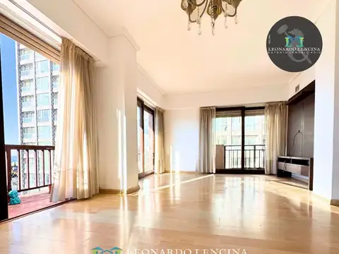 DEPARTAMENTO DE 4 AMB. - EXCELENTE UBICACIÓN - VISTA AL MAR