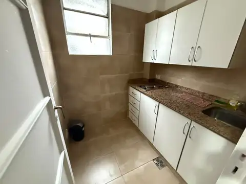 Tacuarí 700, Piso 2
