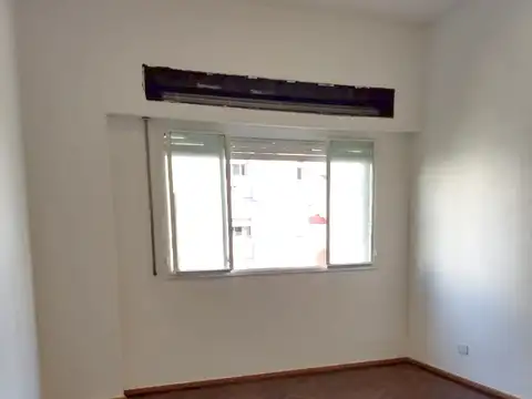 Tacuarí 700, Piso 2
