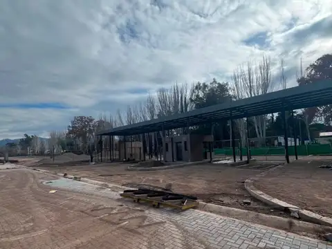 Alamirante Brown 2000