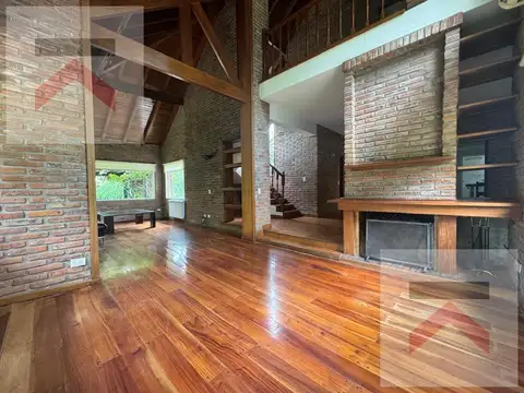 Casa 5 ambientes con 2 baños