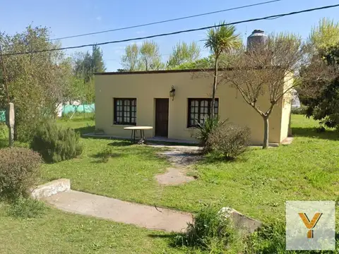 Casa en venta - 2 Dormitorios 1 Baño - 408Mts2 - Saladillo