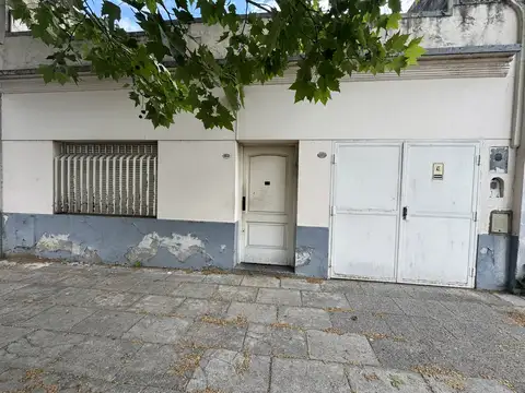 Venta Casa 4 habitaciones, garage, patio, galpon Lote 8,6x25,9 - Mataderos